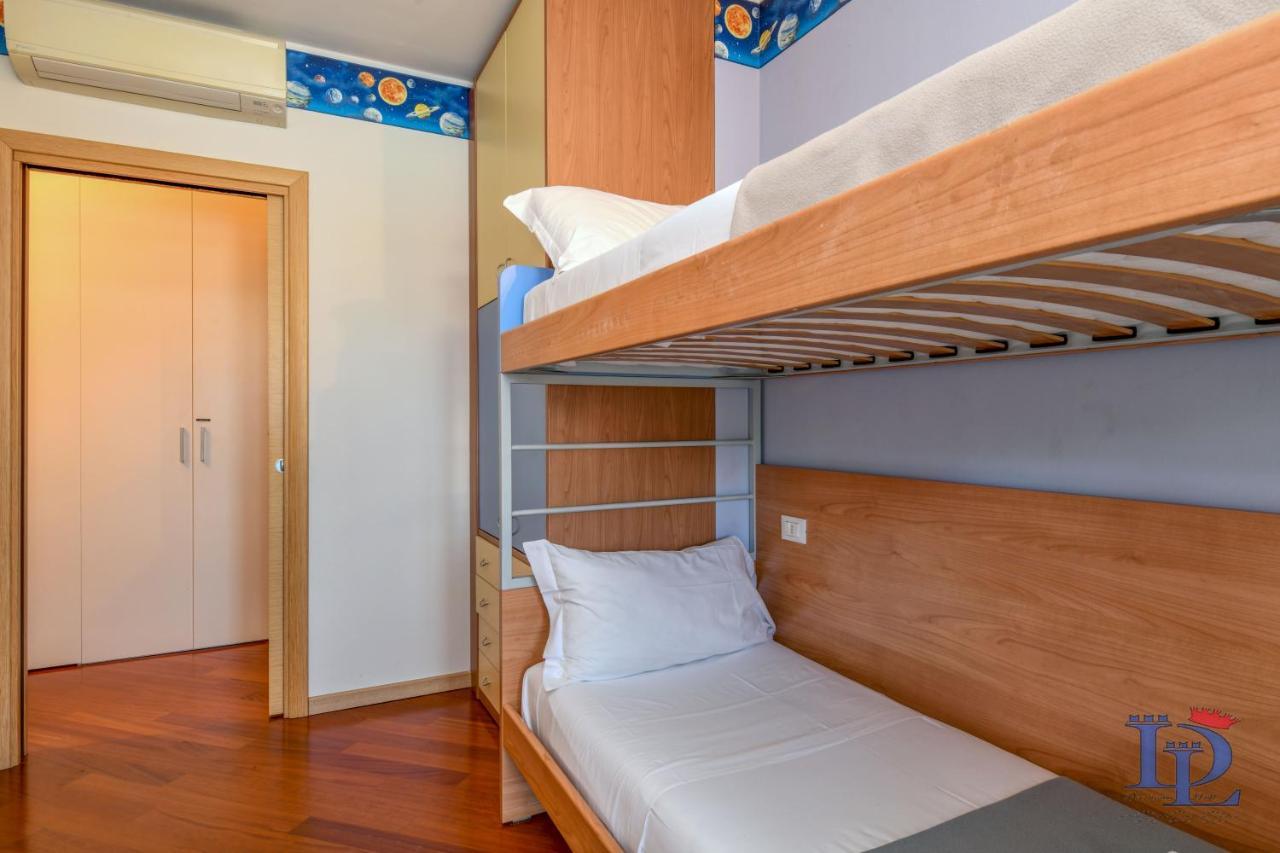 Desenzanoloft Official Partner Marriott Homes & Villas -Butterfly And 5 Pools Family Apartment Desenzano del Garda Ngoại thất bức ảnh